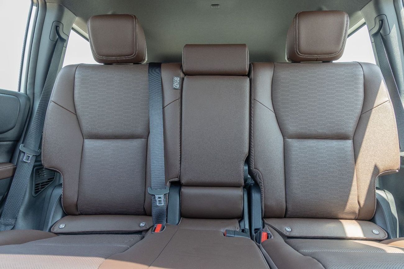 تويوتا برادو Adventure Mono Tone 2.4T Prado Adventure 2.4L Turbo, 4WD, Leather Seats, Sunroof - 2025 (Export)