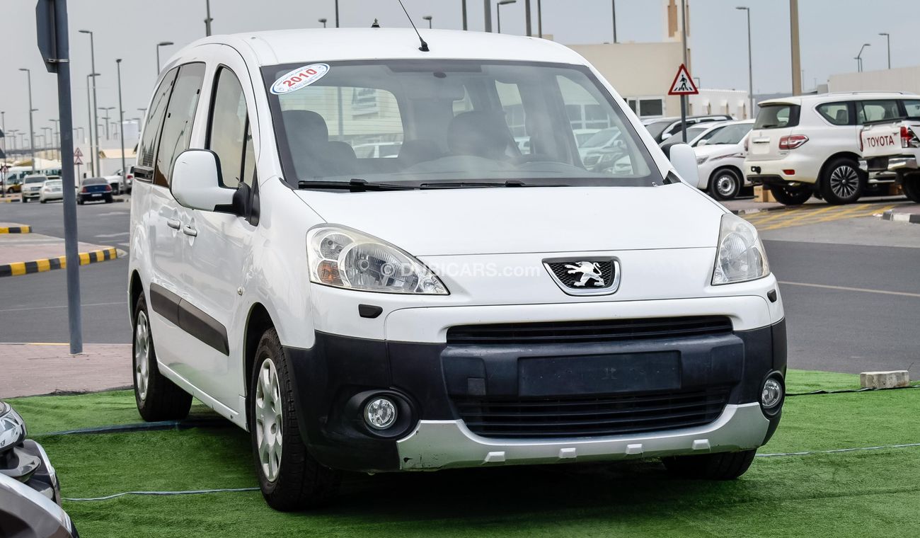 بيجو بارتنر تيبي برتنر ابيض ديزل 2010  بحالة ممتازة