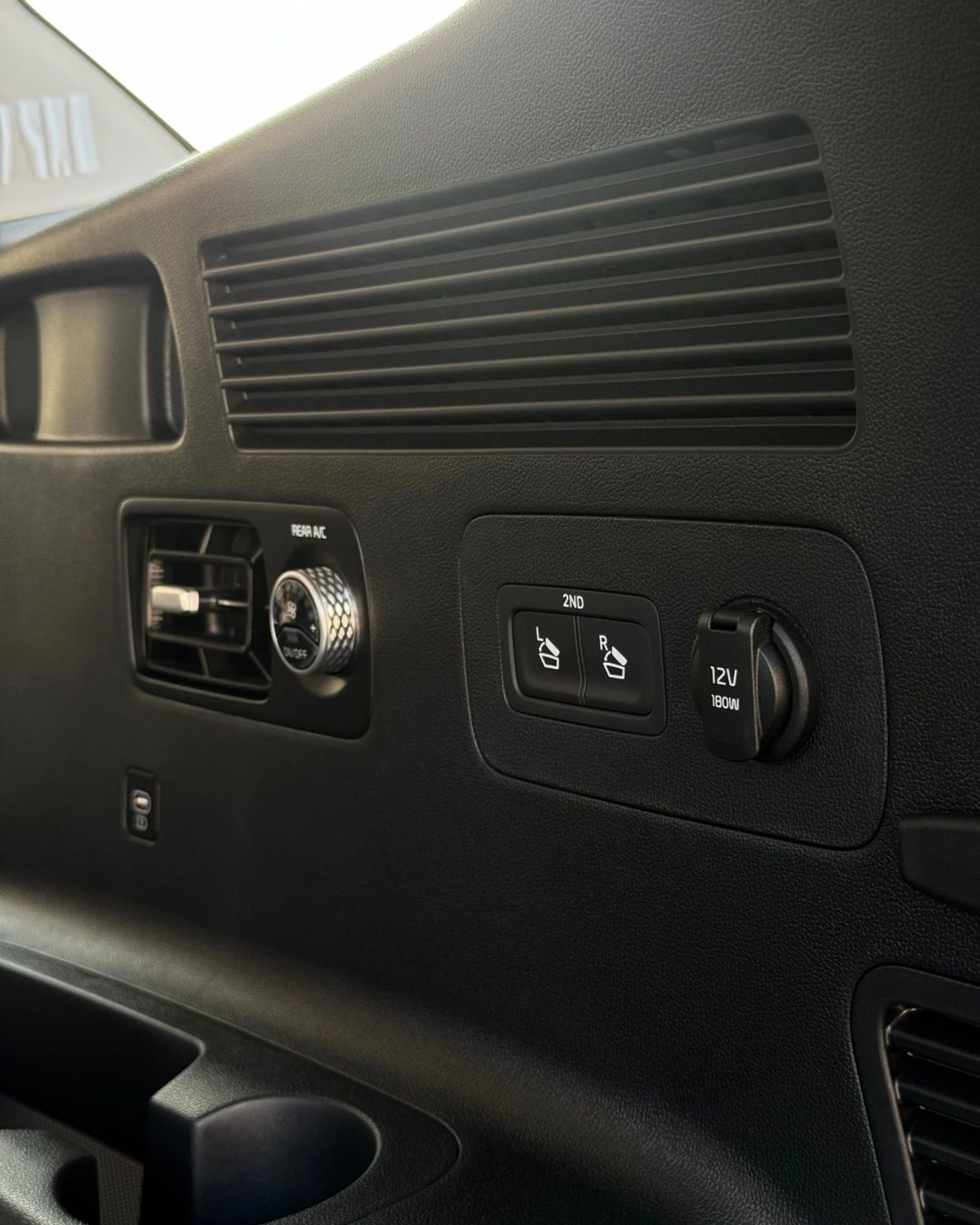 Kia Sorento KIA SORENTO 1.6L (HYBRID)  GRAY- 2025 MODEL -MID OPTION