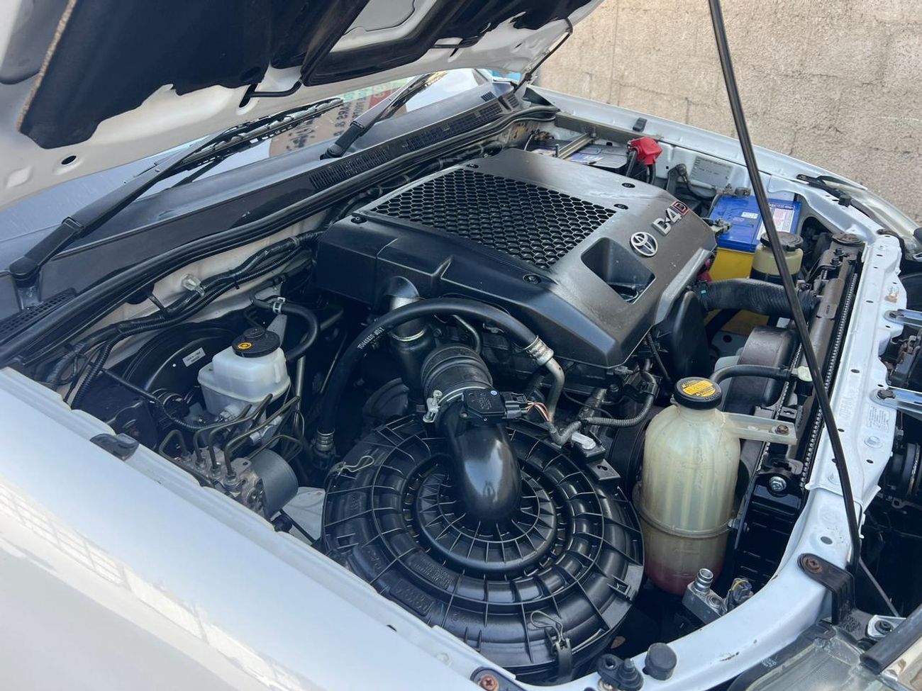 Toyota Hilux DL RIGHT HAND VEHICLE ONLY FOR EXPORT 3.0 LITER 4 CYLIENDER
