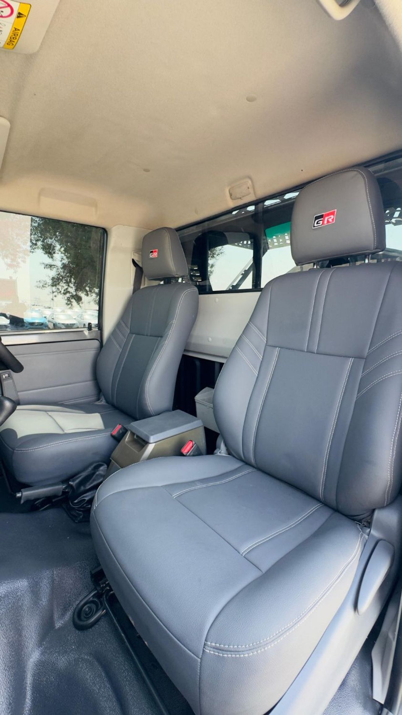 Toyota Land Cruiser Pick Up SINGLE CABIN | MANUAL TRANSMISSION | 4.5L DIESEL ENGINE | BULL BAR | RHD