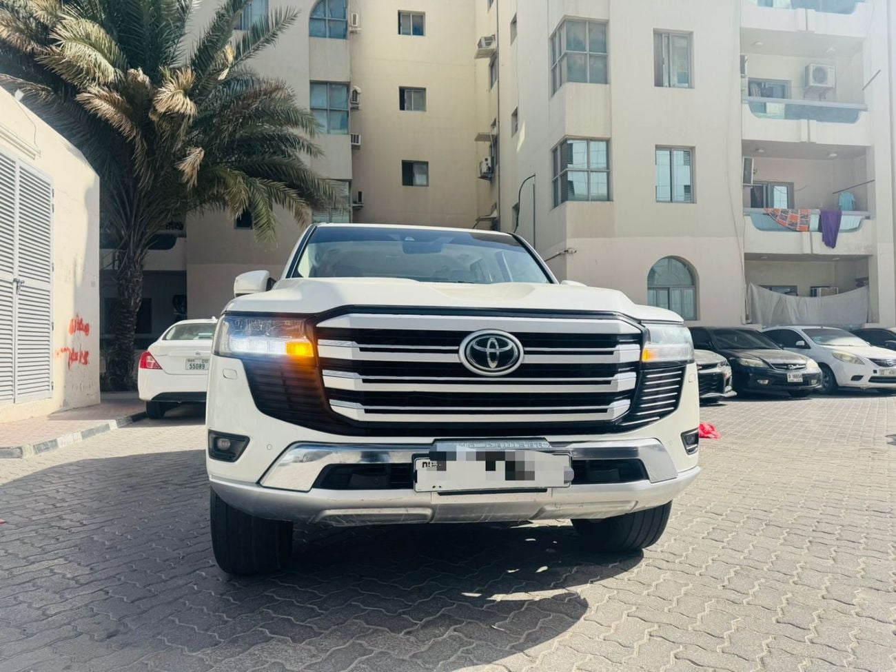 Toyota Land Cruiser GXR3 LHD 4.0L V6 petrol engine Automatic Gear 4WD 7 Seater 5 Doors