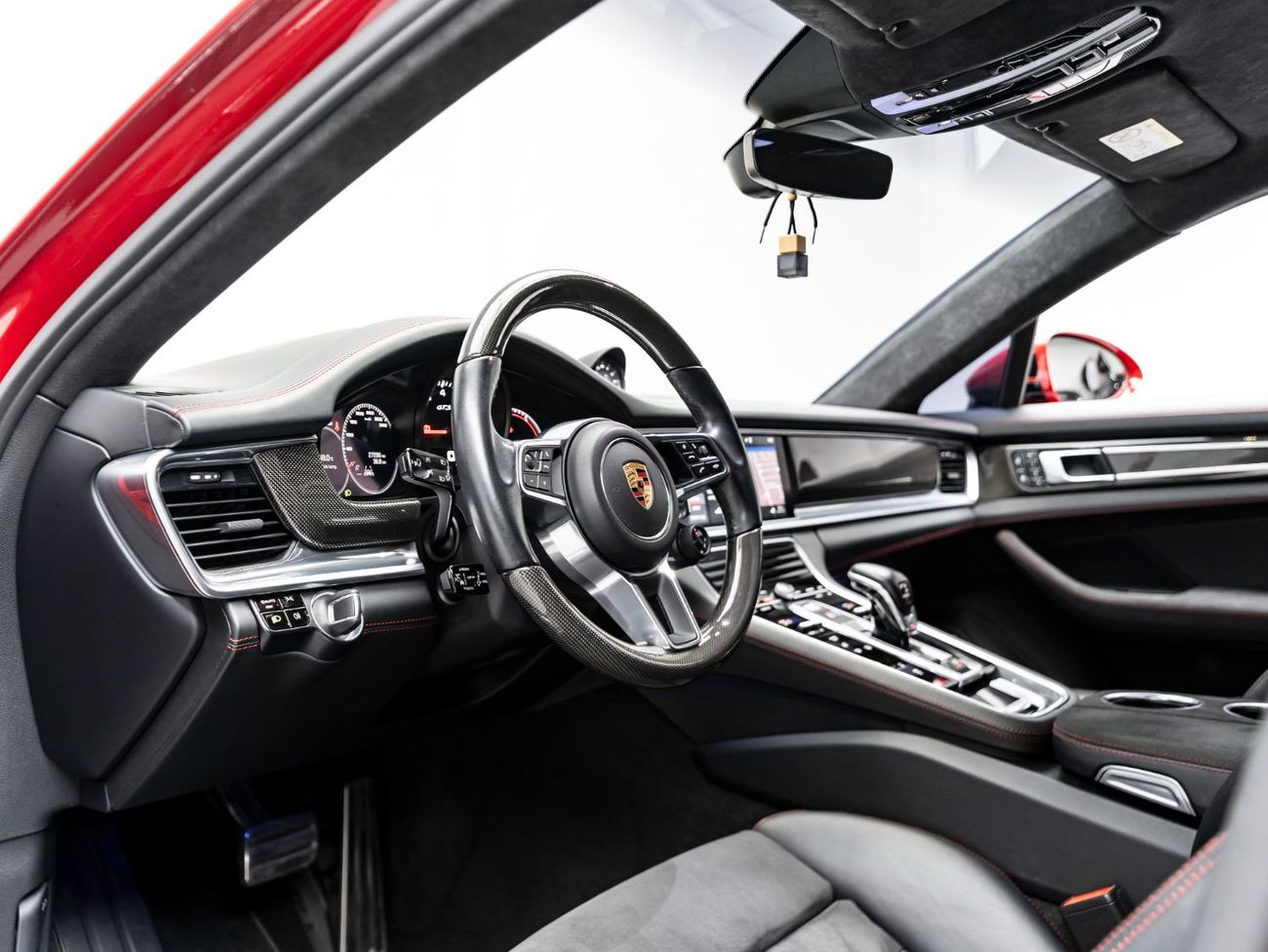 بورش باناميرا GTS 4.0L (454 HP) AWD