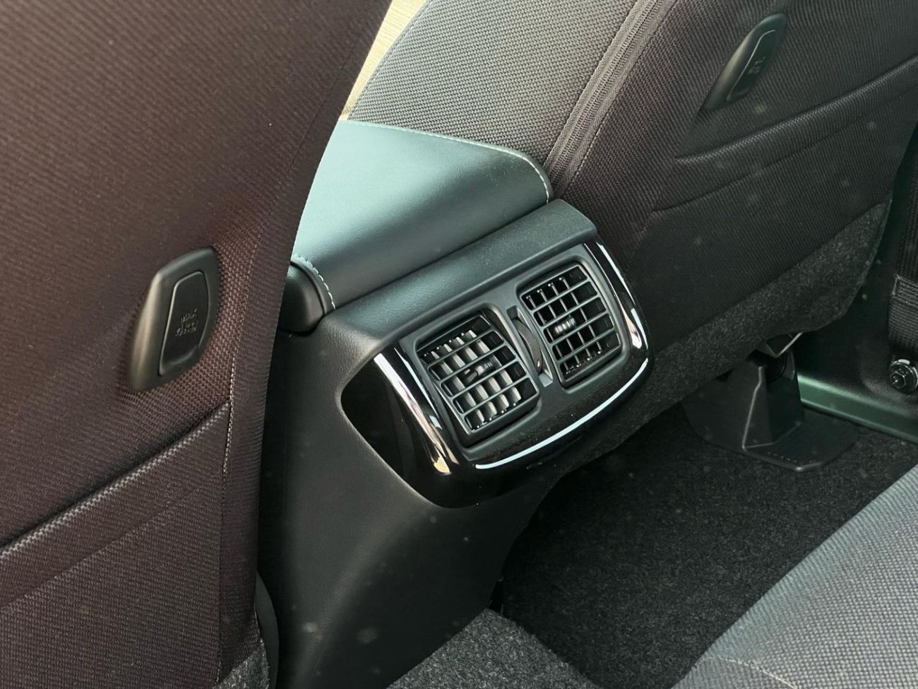 Toyota Hilux TOYOTA HILUX (GGN125) 4.0L Pick-up 4WD 4 Doors