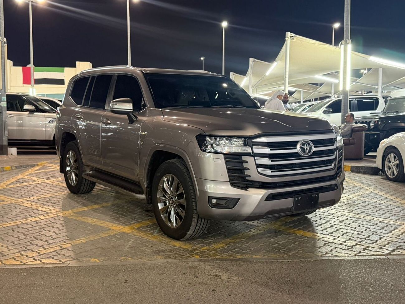 تويوتا لاند كروزر GXR 3.3L Twin Turbo Diesel Engine LHD 4WD Automatic Gear 7 Seats 5 Doors
