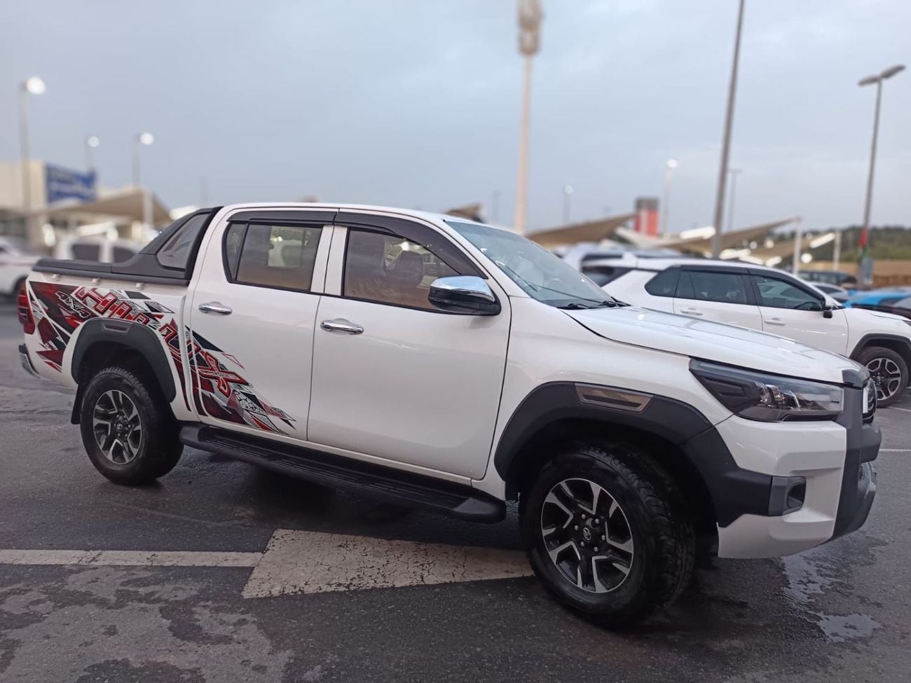 تويوتا هيلوكس TOYOTA HILUX Adventure 2022 V4 best price  Quantities available!!!!!!!!