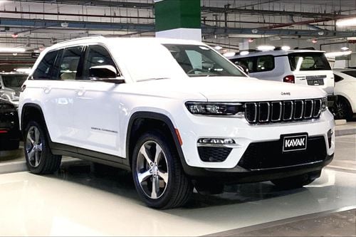 جيب جراند شيروكي Limited Plus | شامل الضمان | 0 ﺪﻔﻋﺓ ﺃﻮﻟﻯ