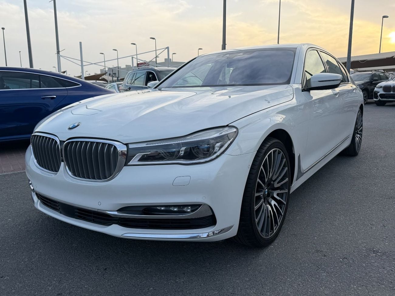 بي أم دبليو 750Li xDrive Executive 4.4L
