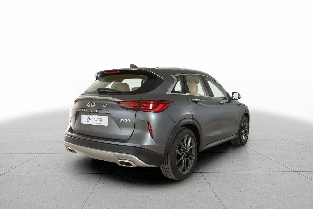إنفينيتي QX50 LUXE 2.0