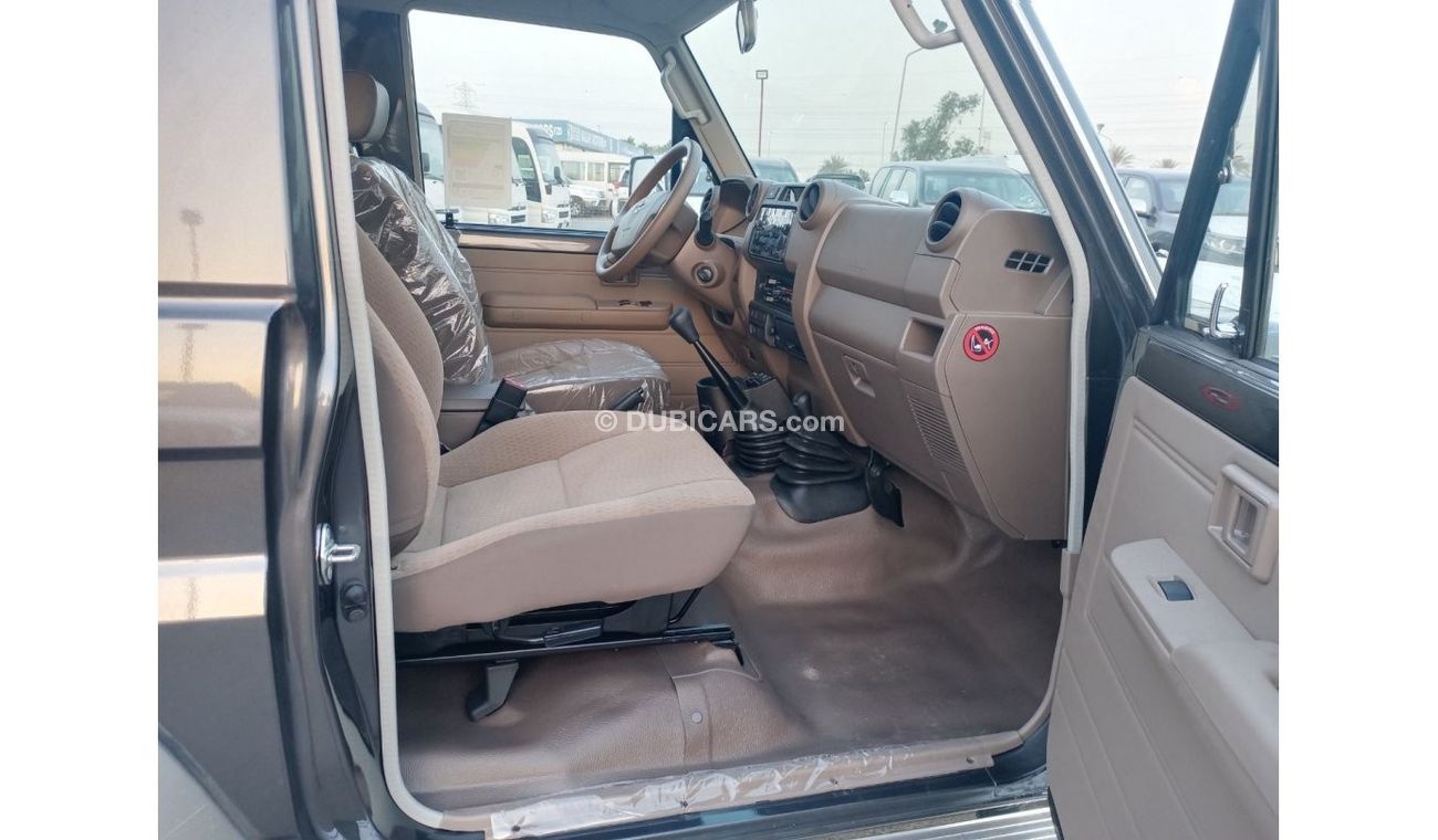 Toyota Land Cruiser 70 4.0L V6 2doors (Winch + Alloy Wheels)