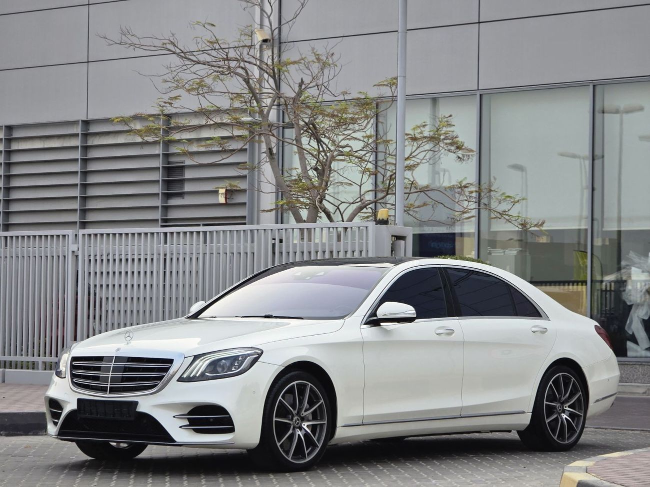 مرسيدس بنز S 560 اكسكلوسيف نسخة