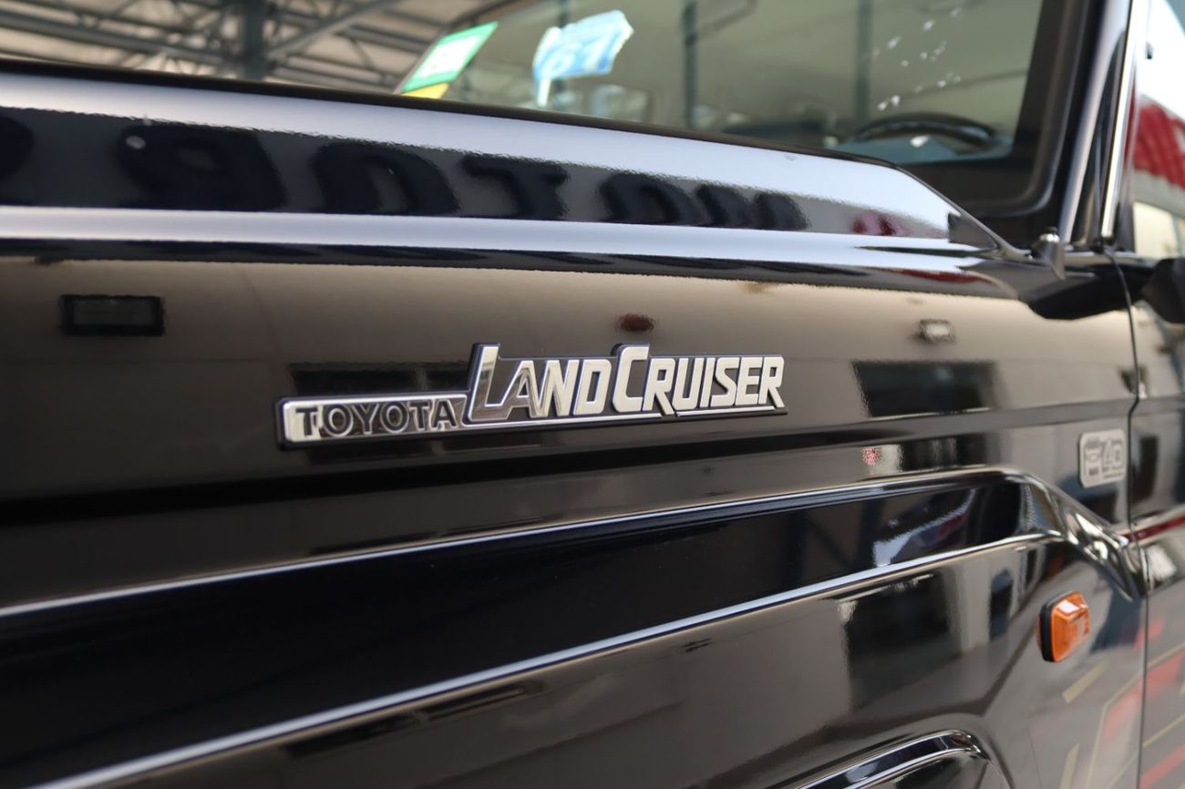 Toyota Land Cruiser 70 GRJ76 4.0 V6 PETROL M/T 40th ANNIVERSARY **EXPORT ONLY**التصدير فقط خارج الخليج***