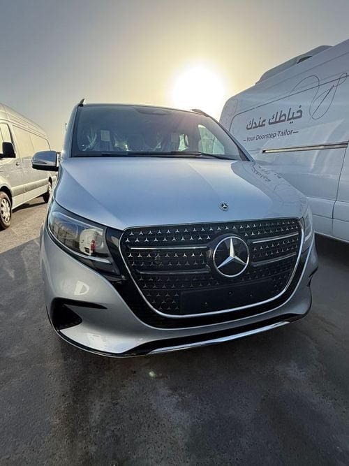مرسيدس بنز V 300 Avantgarde Under Agency Warranty 2026 GCC