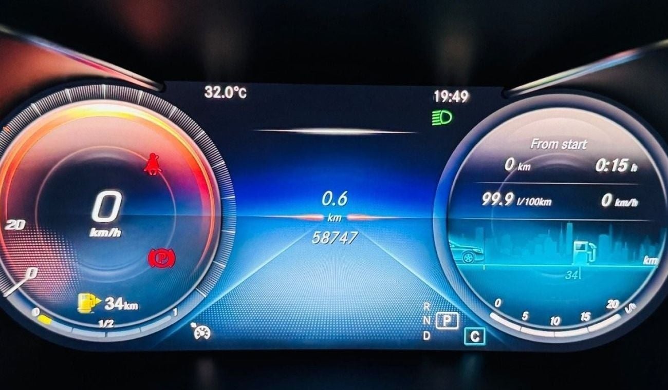 Mercedes-Benz GLC 300 4MATIC GCC .. Warranty .. GLC300 .. Coupe .. Original Paint ..