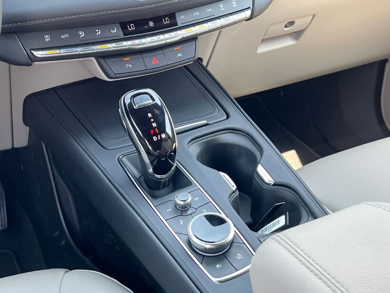 Cadillac XT4 cadillac xt4 2023 30.000 km gcc under warranty