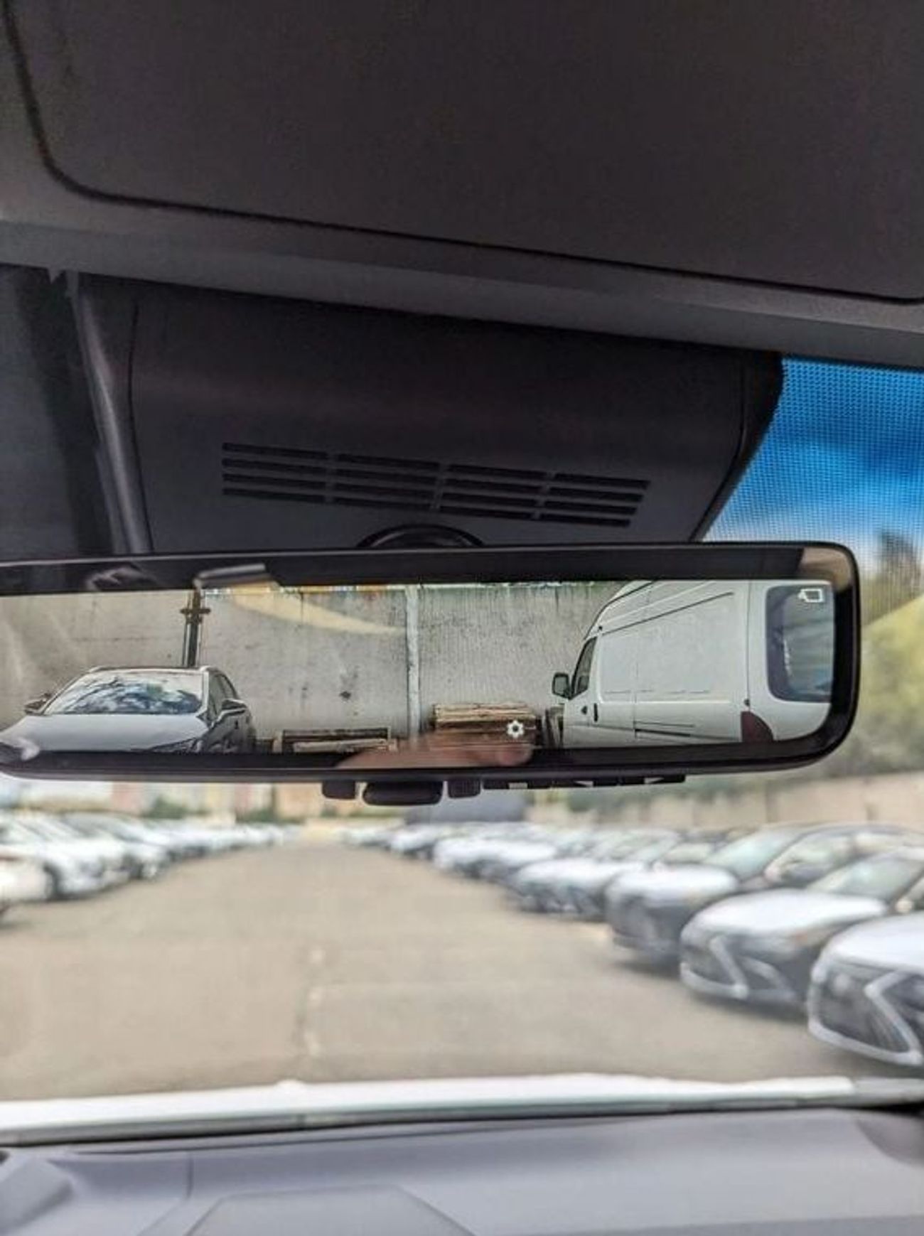 لكزس LM 350h (For export only)