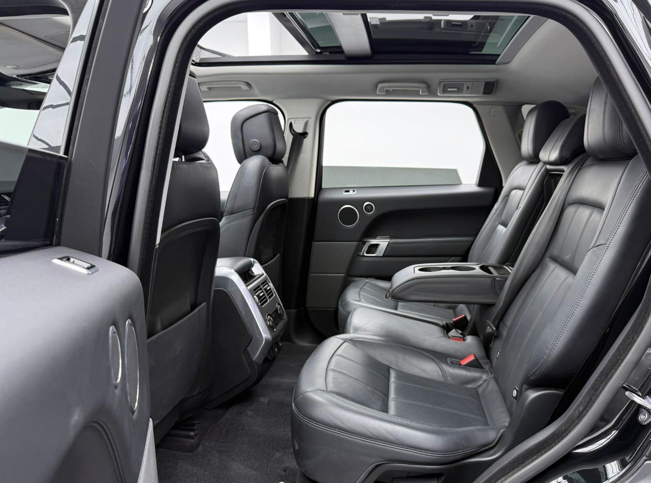 Land Rover Range Rover Sport HSE Dynamic 3.0L 2020 Range Rover Sport HSE Dynamic, Warranty, Fully Loaded, Excellent Condition, GC