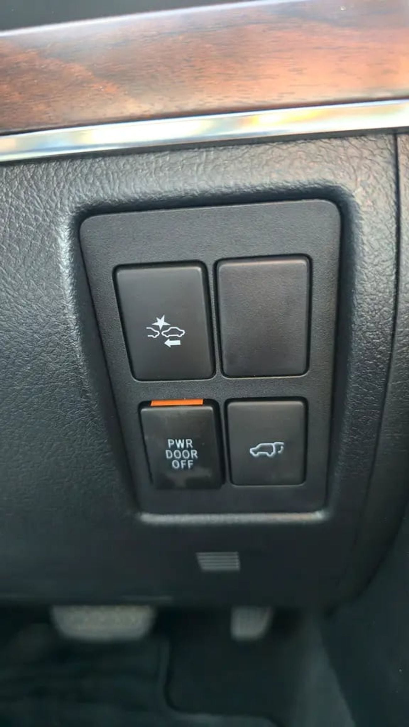 Toyota Land Cruiser VXR KM - GCC Specs