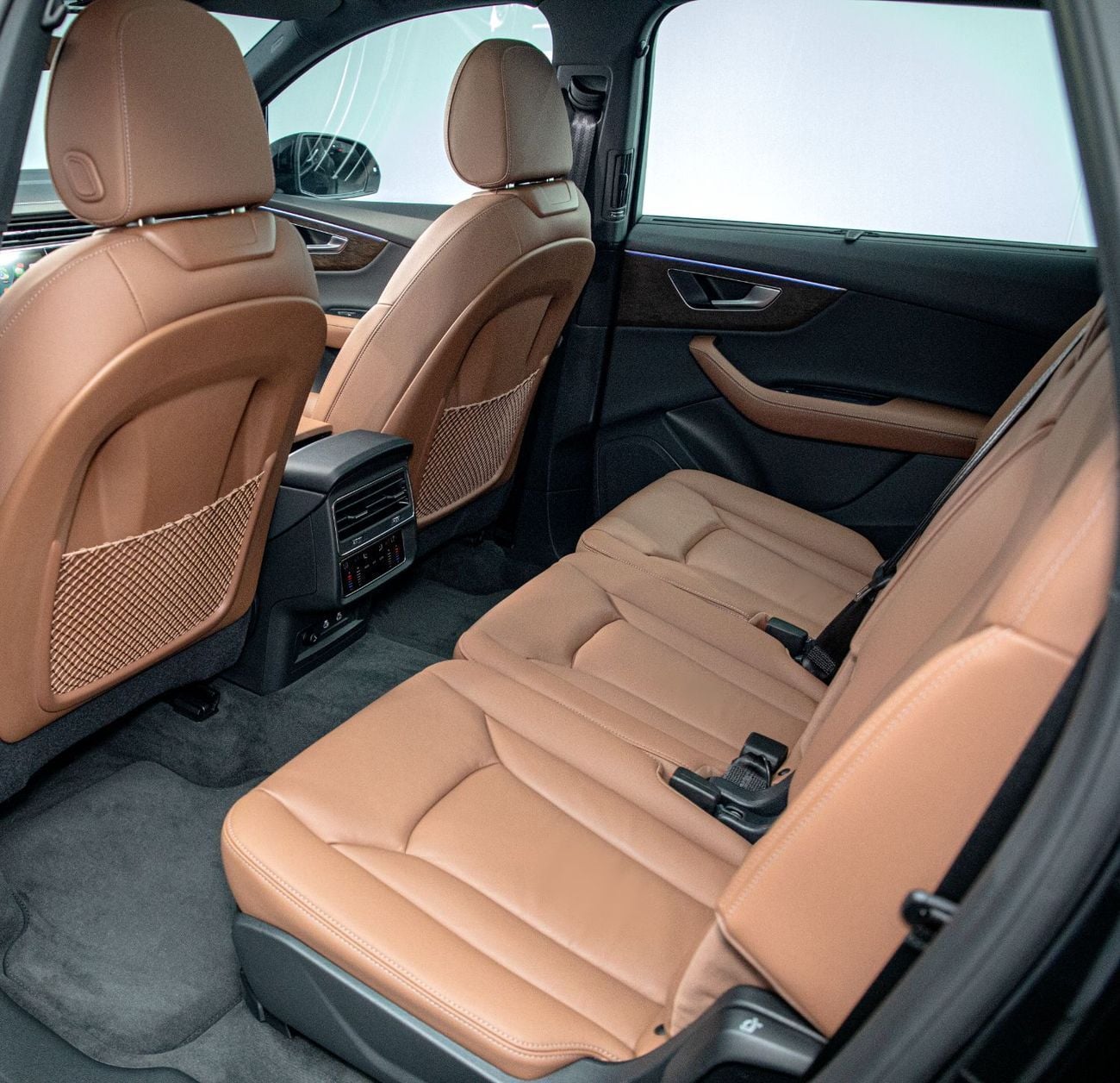 أودي Q7 45 TFSI S-LINE 45 TFSI quattro S Line 2.0L