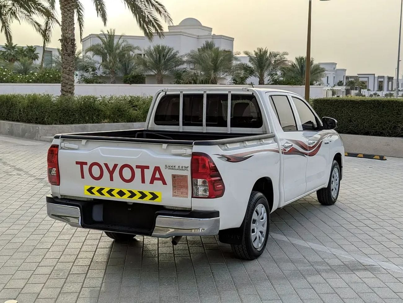 Toyota Hilux GL Double Cab 4X2 GCC Premium Condition Clean Inside Out With Low KM