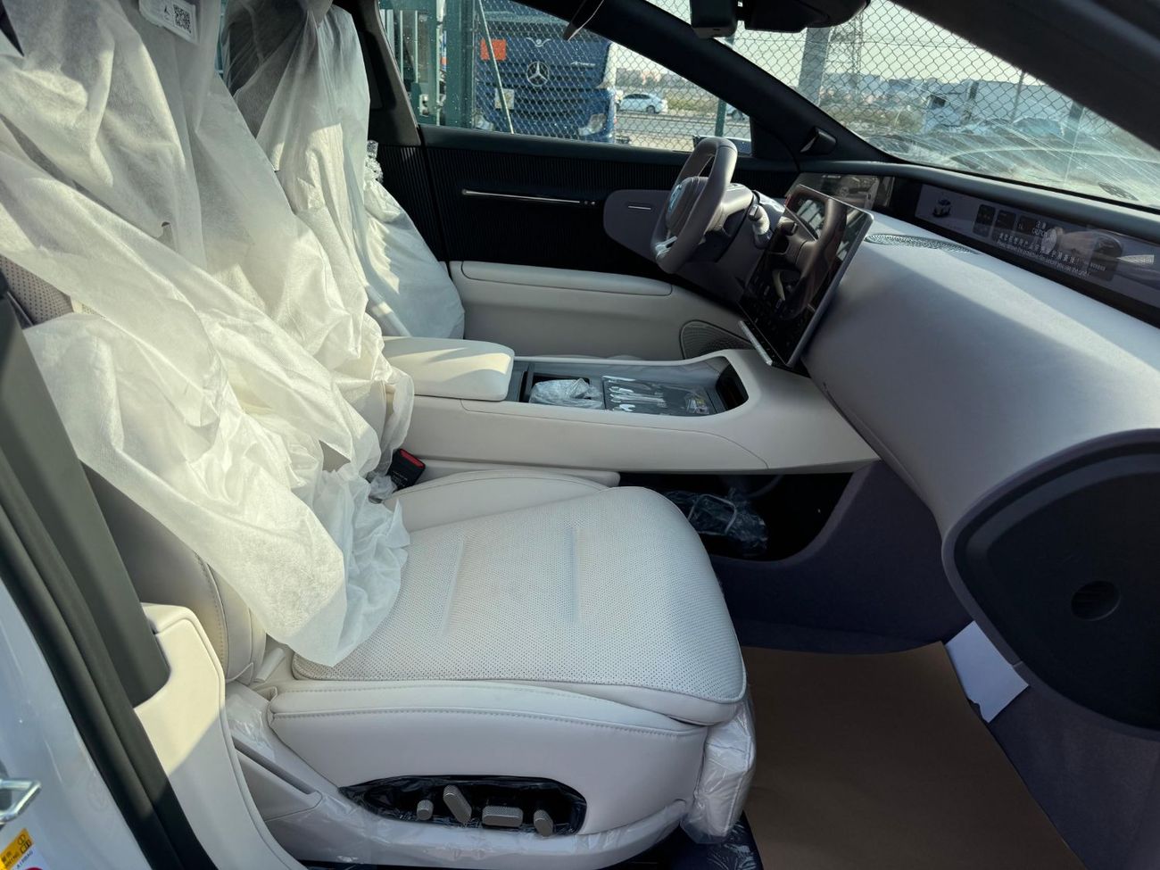 أفاتر 12 Performance AWD