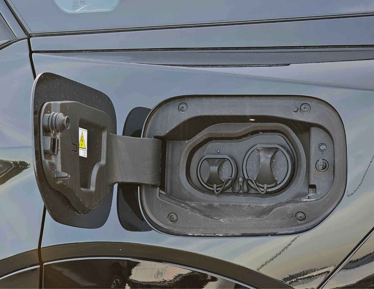 Toyota bZ5 550 PRO ELECTRIC / RADAR / PANORAMIC ROOF / 360*CAMERA / BIG DVD (CODE # Z5P)