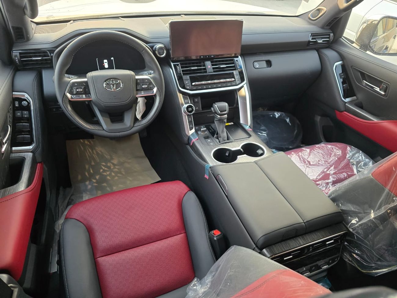 Toyota Land Cruiser 3.5L HYBRID PETROL A/T FULL OPTION 7 SEATER