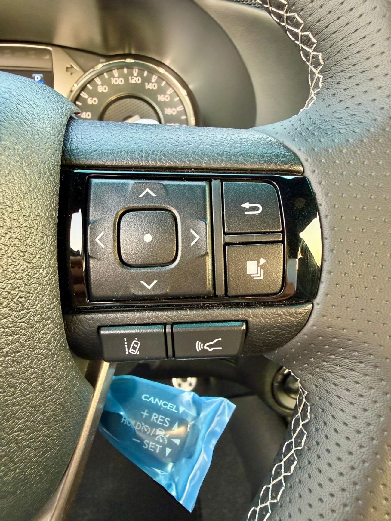 تويوتا هيلوكس TOYOTA HiLUX GR 2.8 DiESEL FuLL 2025 WHiTE