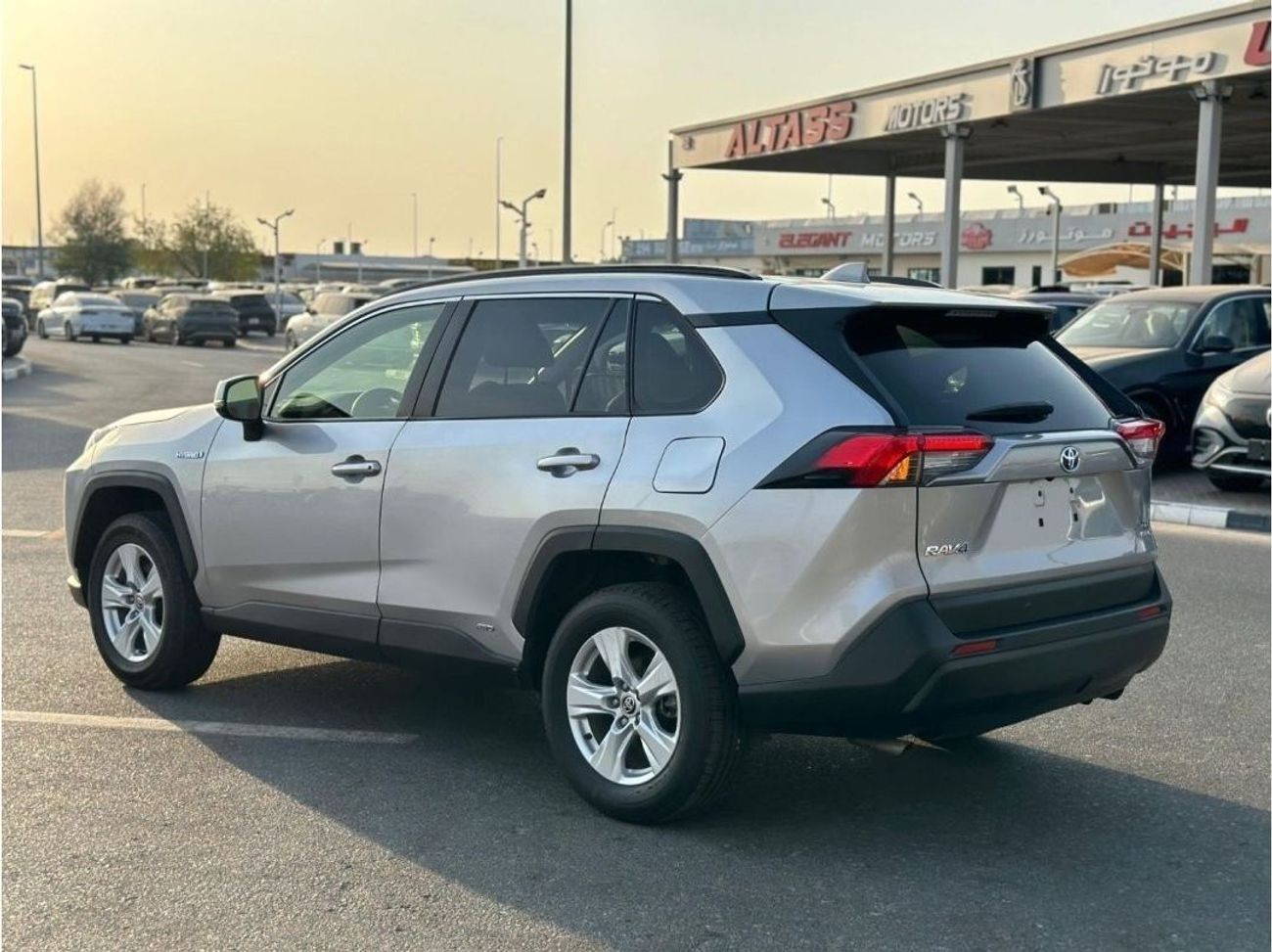 Toyota RAV4 Hybrid TOYOTA RAV4 2020 XLE