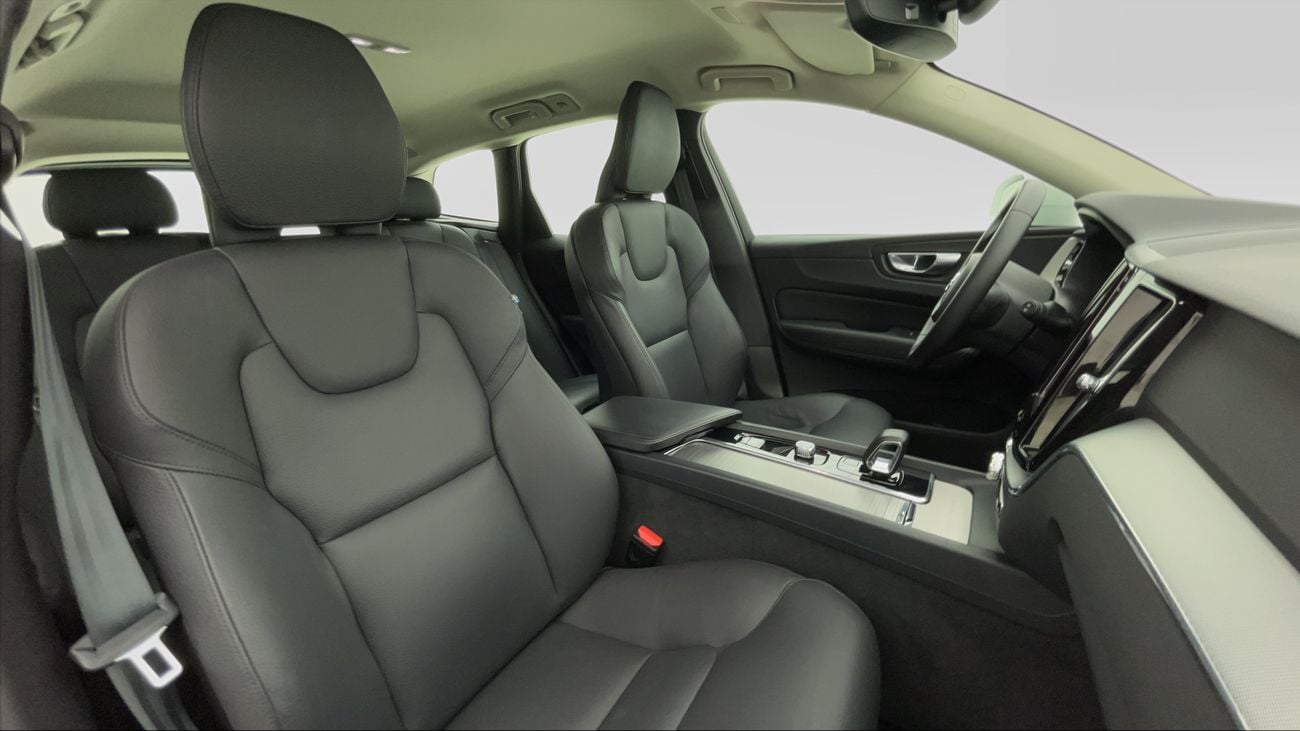 Volvo XC60 B5 CORE 2 | Zero Down Payment | Home Test Drive