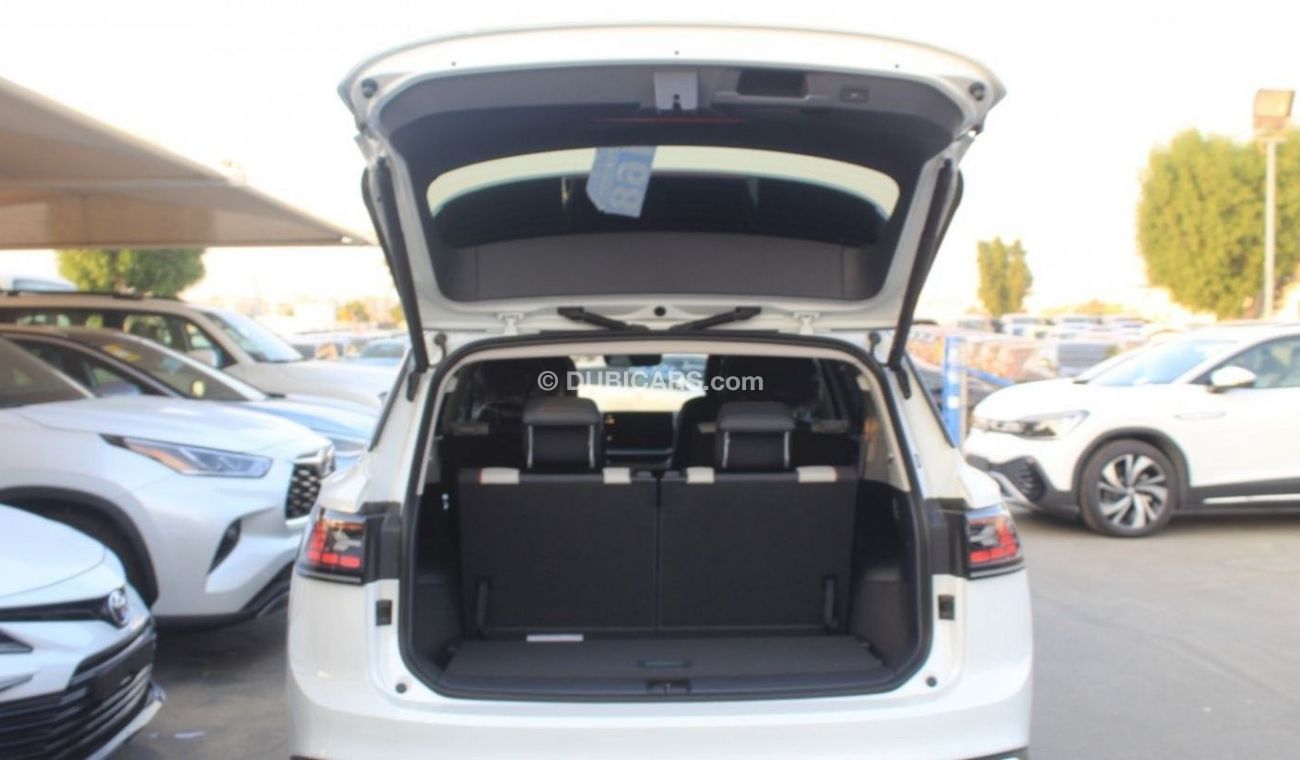 Volkswagen ID.6 CROZZ LITE PRO 2022 model with fixed sunroof 6seater ONLY FOR EXPORT OUTSIDE GCC