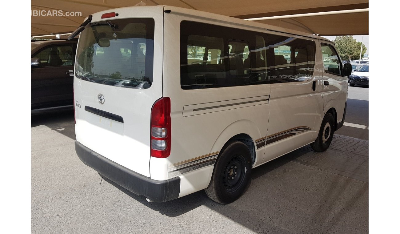 Toyota Hiace 15 Seater Dsl Std Roof