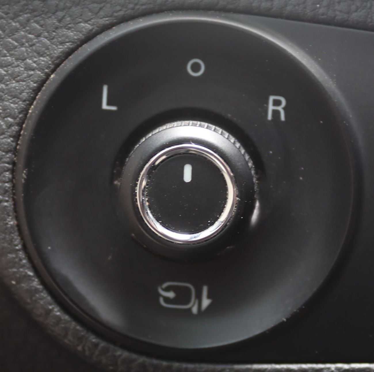 أم جي RX5 سيارة MG RX5 موديل 2020 خليجى بدون حوادث وبحاله ممتازه ممشى 82000 كيلو متر وبمحرك 2000 سي ىسى وسعر 3