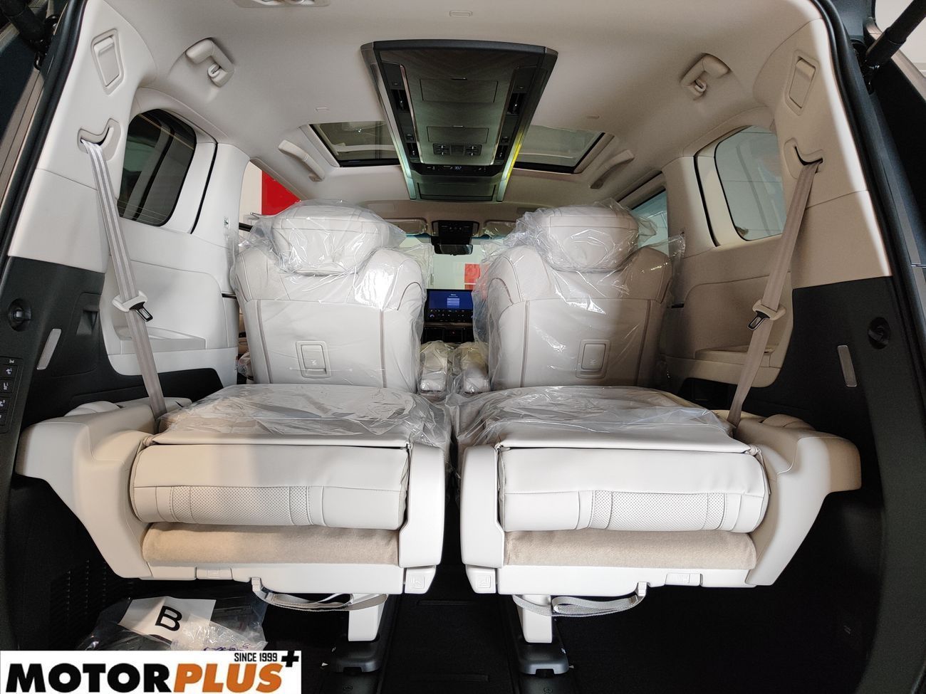 لكزس LM 350h Hybrid 7 Seater 2025 Model - Ready Stock!