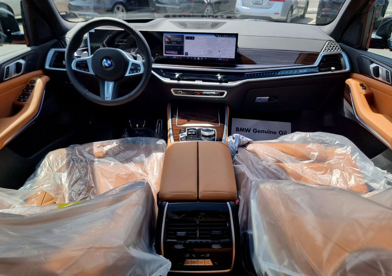 BMW X5 xDrive40i Luxury M Sport Package 3.0L xDrive 40i M Sport Under Warranty & Service 2025 GCC