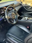 Mercedes-Benz E300 Premium + 2.0L