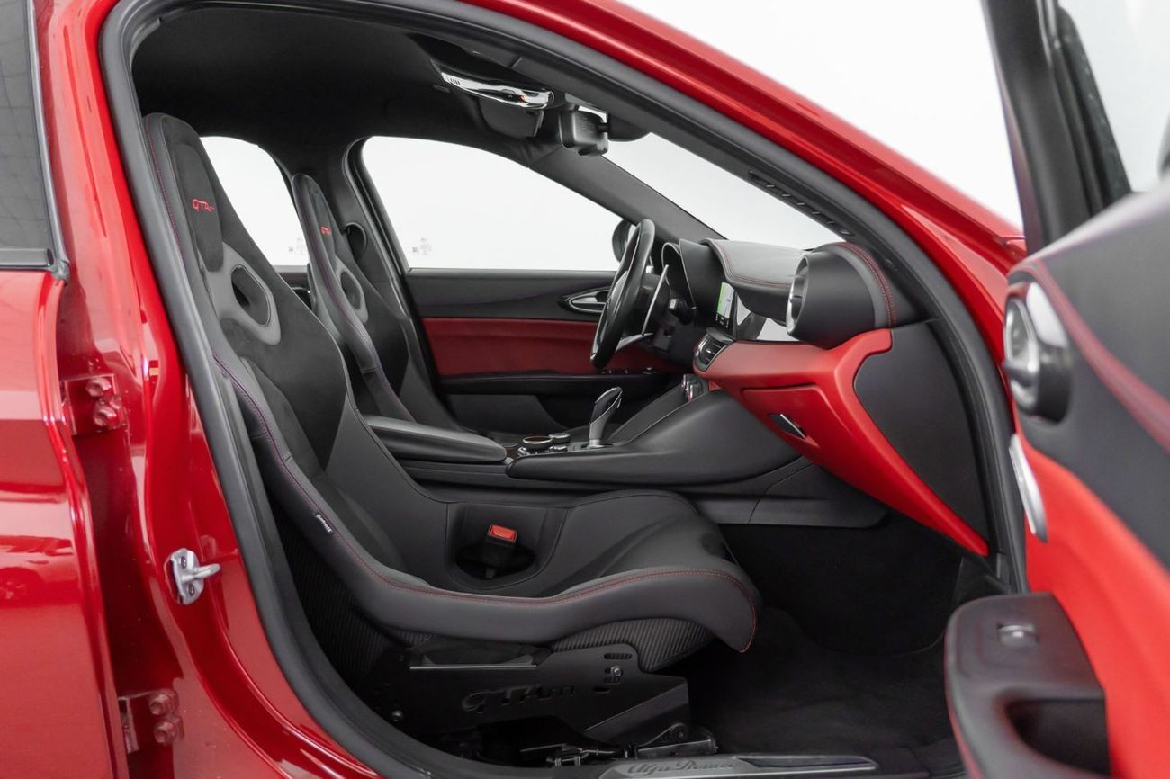 ألفا روميو جوليا Quadrifoglio 2.9L (505 HP)