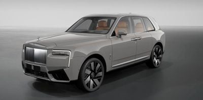 Rolls Royce Cullinan Series II Silver Badge STD In LHD