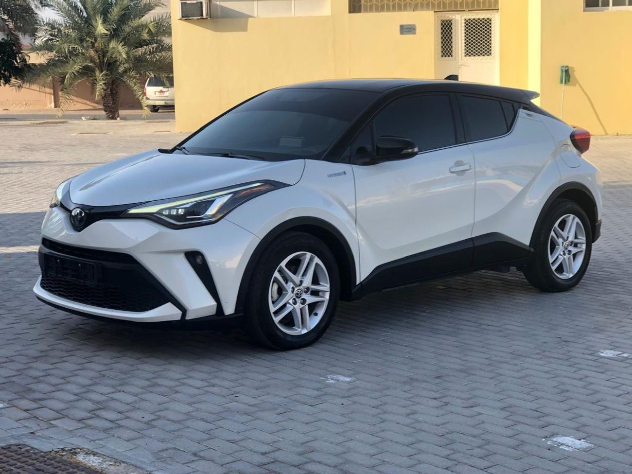 Toyota CHR Toyota C-HR Hybrid 2021 (1.8L) GCC Specs Full Option