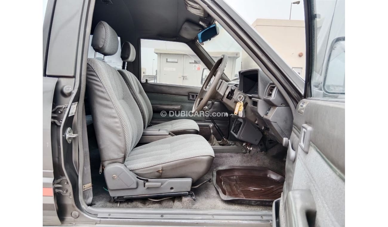 Toyota Hilux TOYOTA HILUX PICK UP RIGHT HAND DRIVE (PM1554)