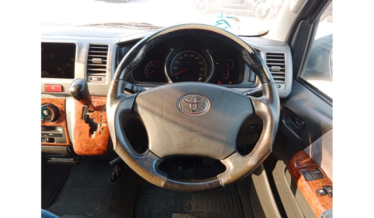 تويوتا هاياس TOYOTA HIACE VAN RIGHT HAND DRIVE(PM1684)