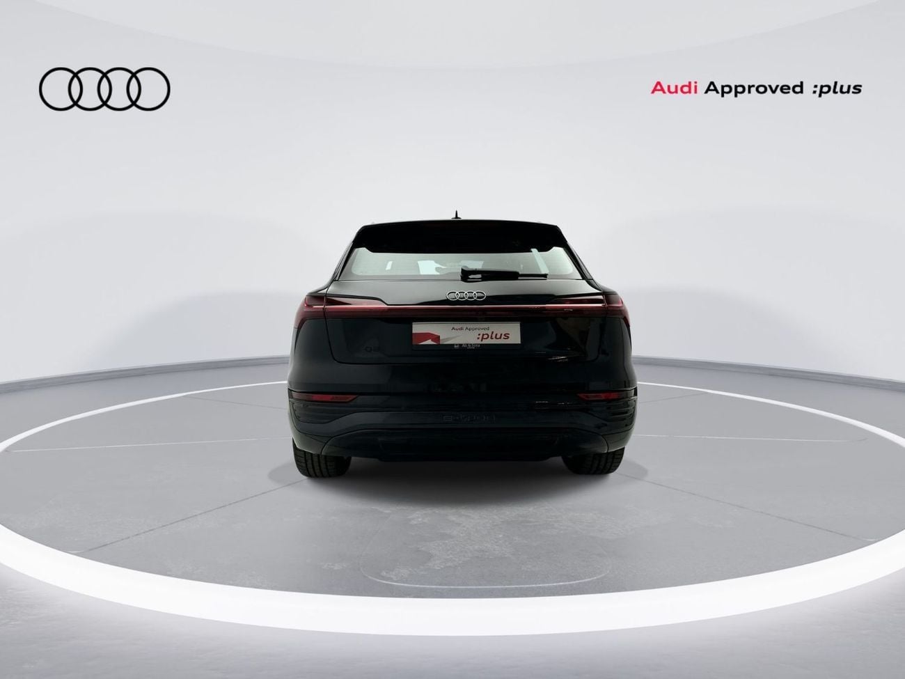 أودي Q8 إي ترون 55 quattro Advanced 408hp (Ref# 028541)