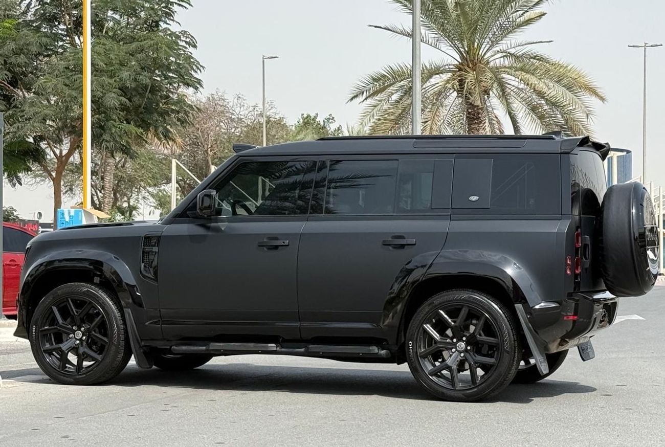 Land Rover Defender P300 110 S 2.0L (5 Seater) RAMADAN OFFER LAND ROVER DEFENDER 110S P300 2021 GCC URBAN BODY KIT FULL