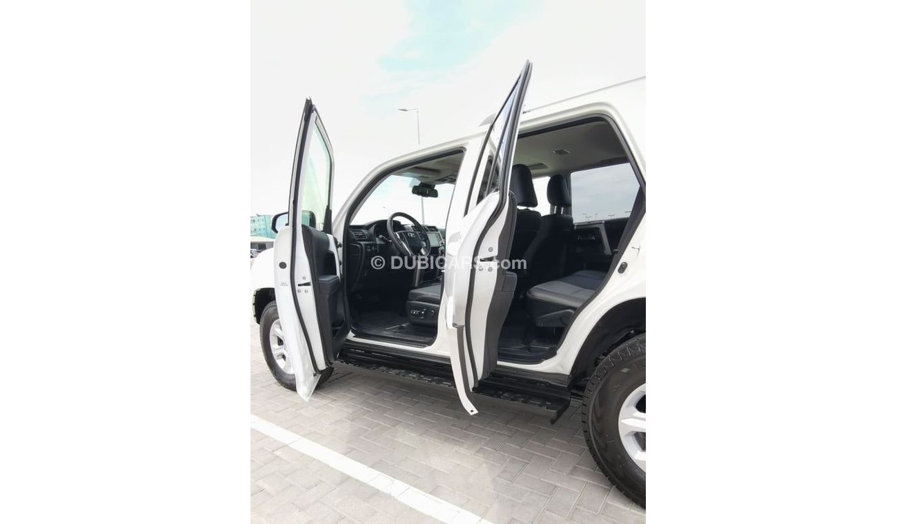 Toyota 4Runner Toyota 4Runner - 2022- White