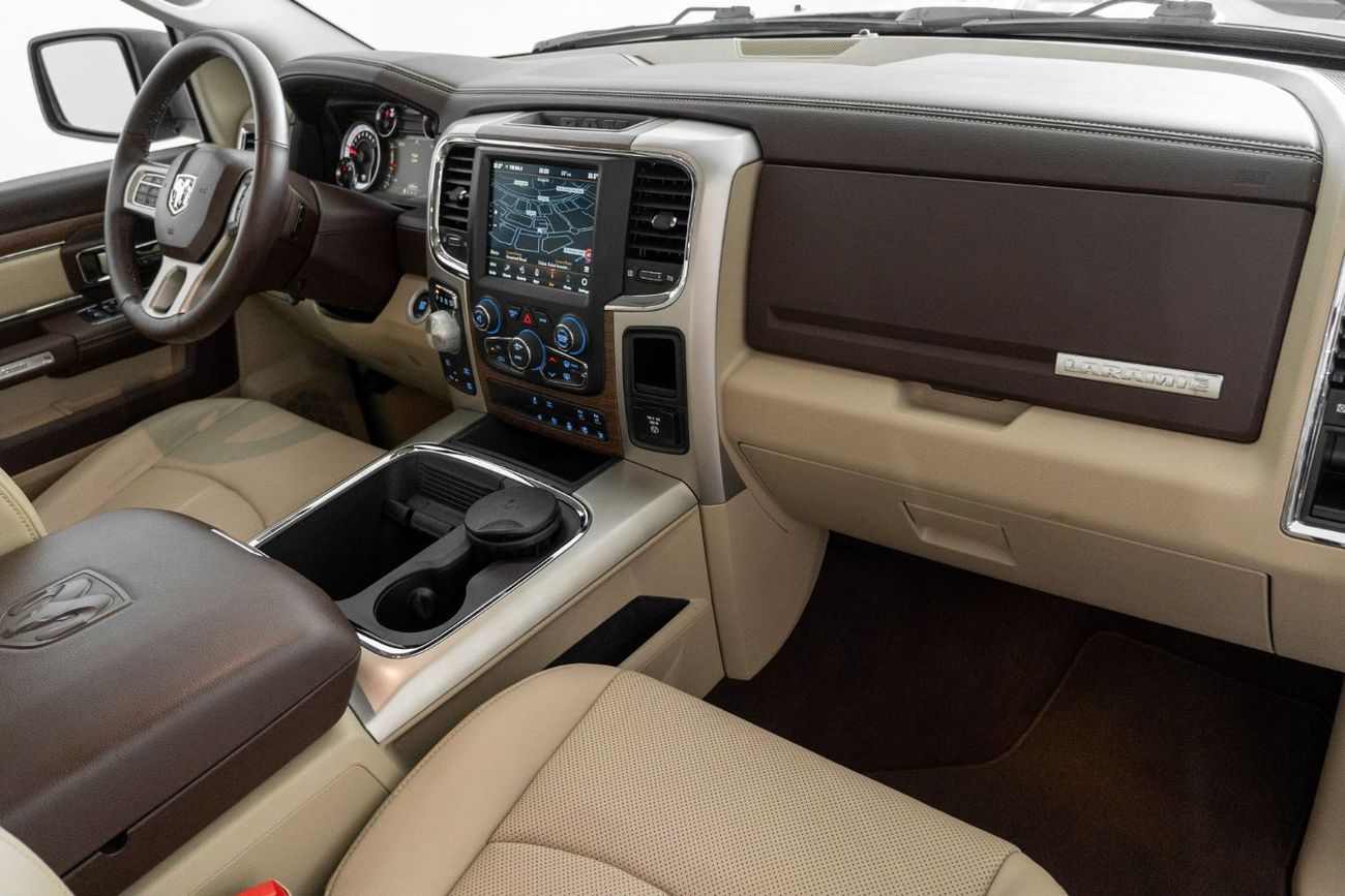 RAM 1500 2020 Dodge Ram Laramie Double Cab / Dodge Warranty & Service Contract