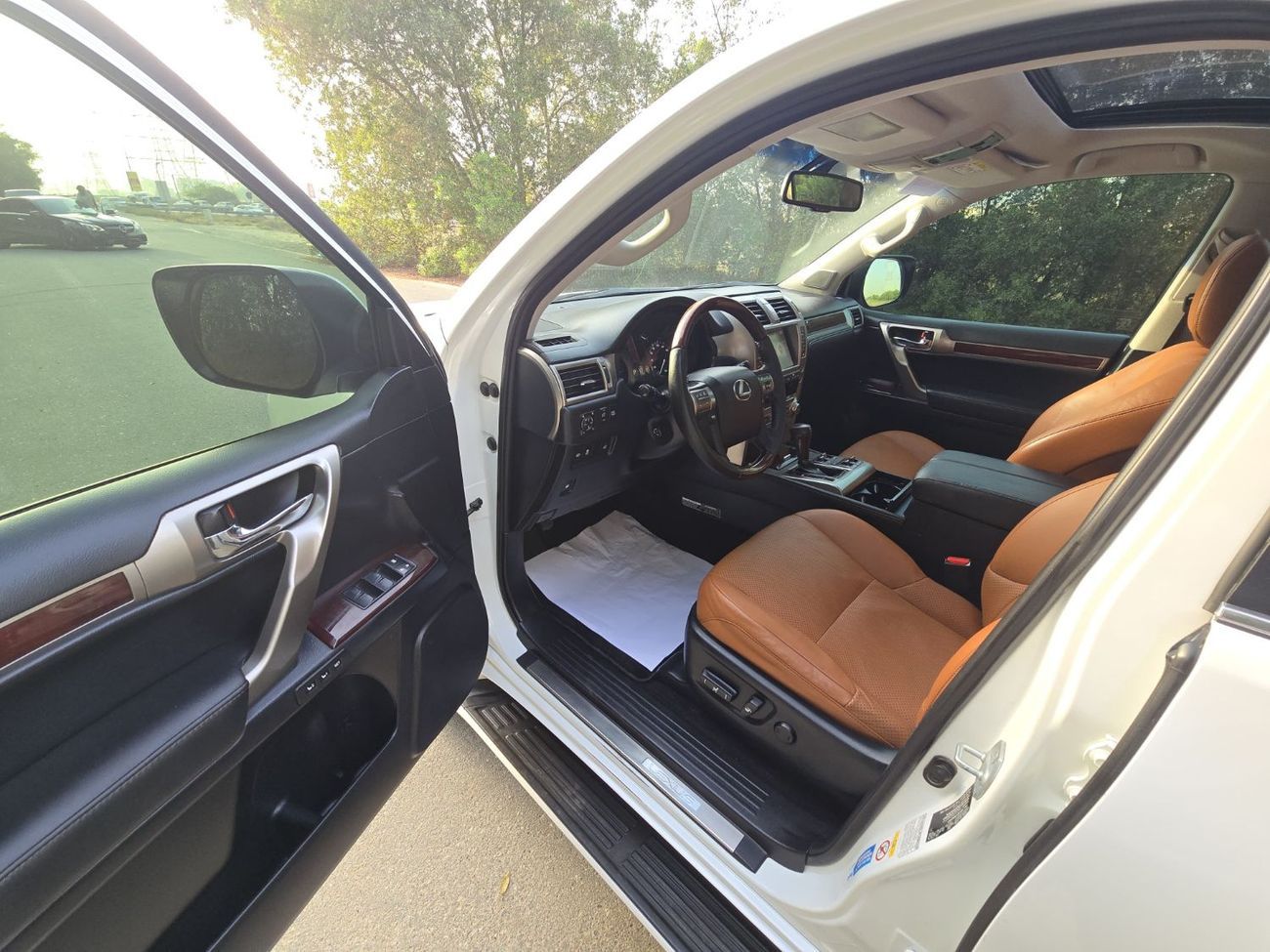 Lexus GX460 Platinum 4.6L LEXUS GX-460 GCC 2017 ORGINAL PAINT // V8 // FULL OPITION // PERFECT CONDITION