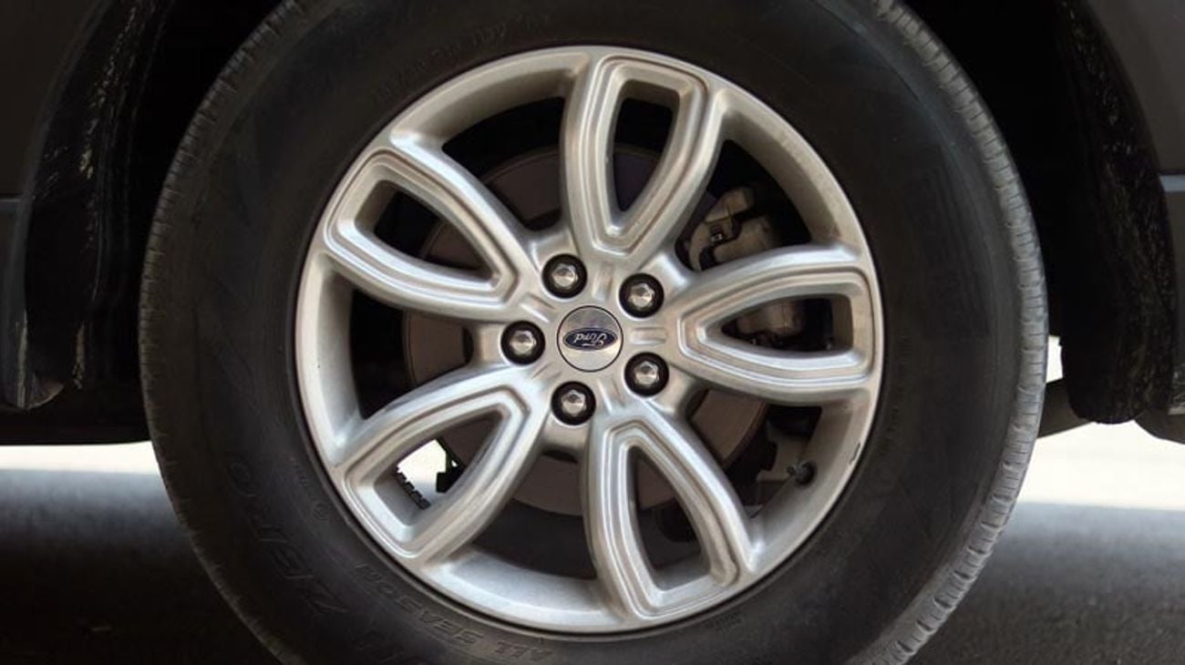 فورد إكسبلورر Base 100A 3.3L 4WD || 24 Months Agency Warranty || Complete service history available