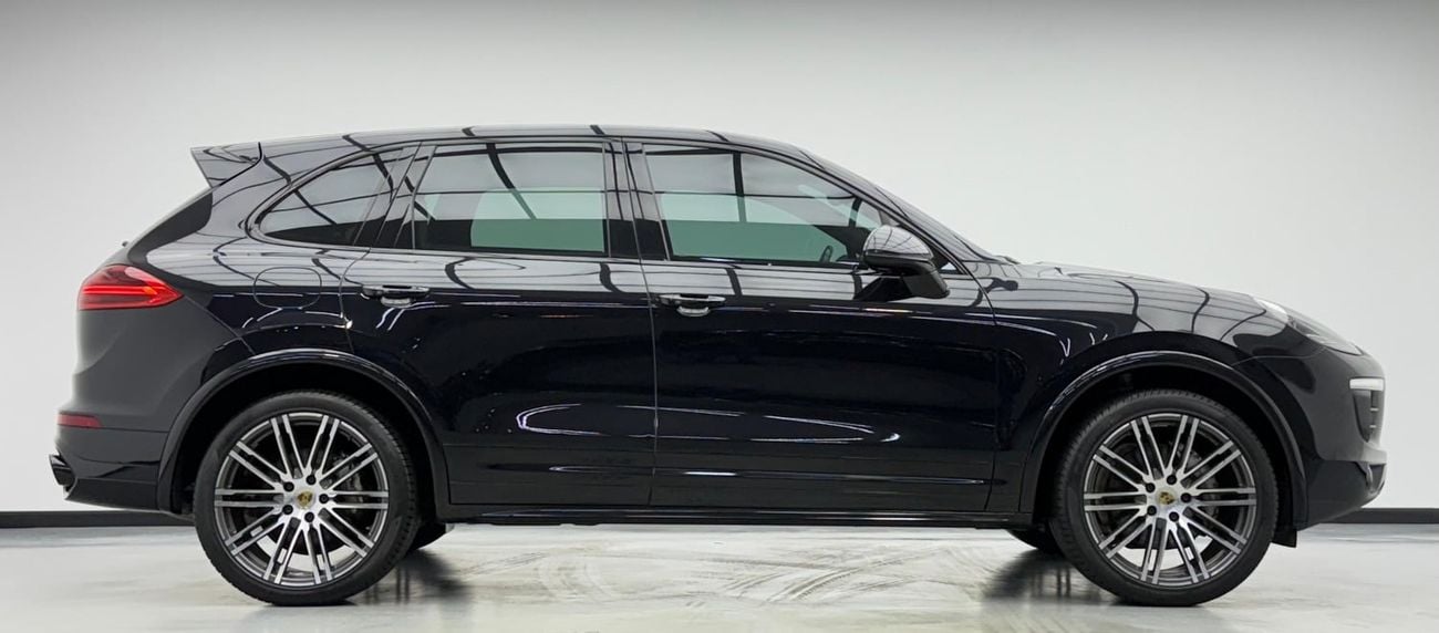 Porsche Cayenne S 3.0L 2015 Porsche Cayenne S, Full Porsche Service History, Very Low Kms, GCC