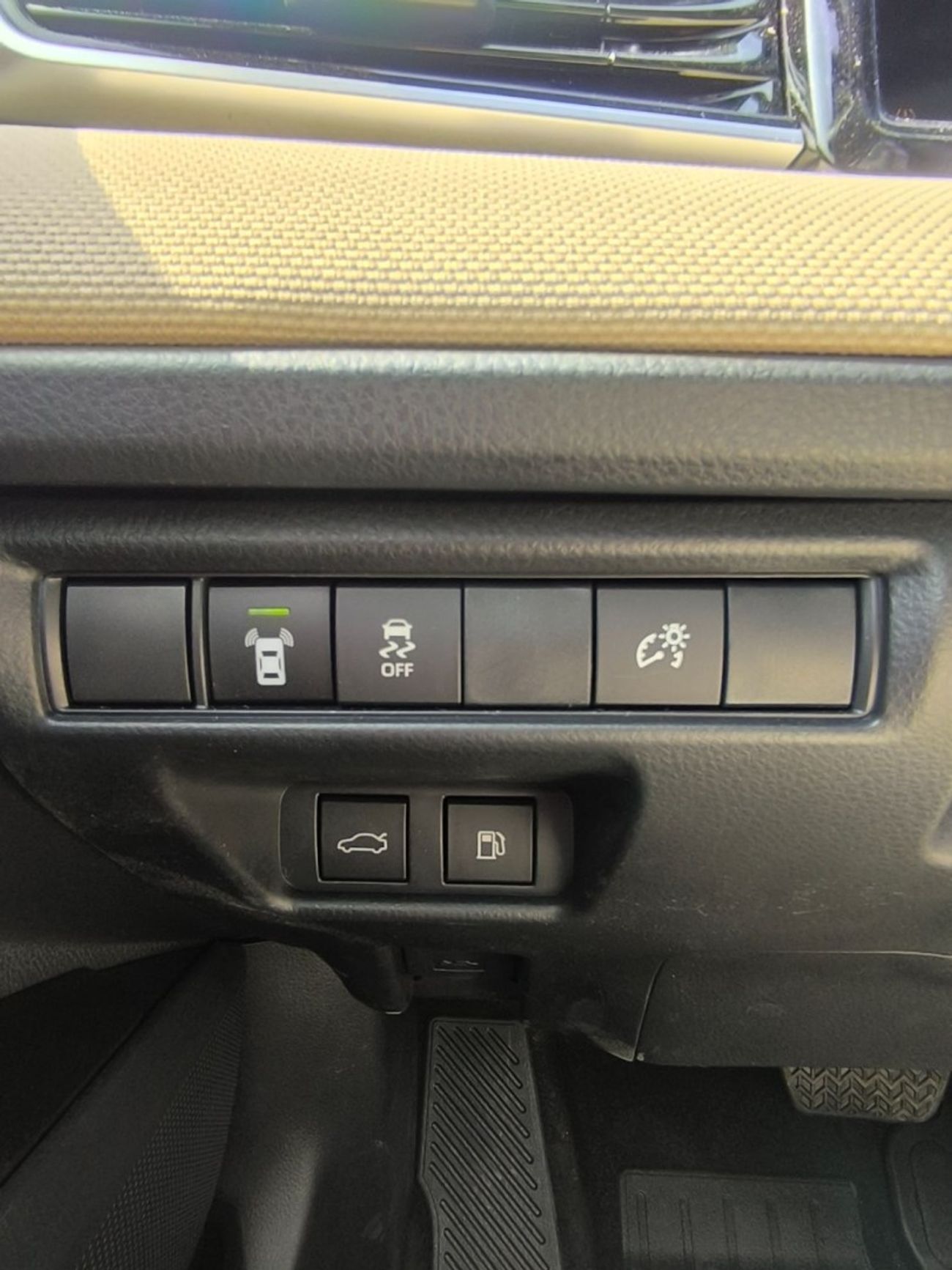 Toyota Camry E 2.5L CAMRY 2.5L STANDER