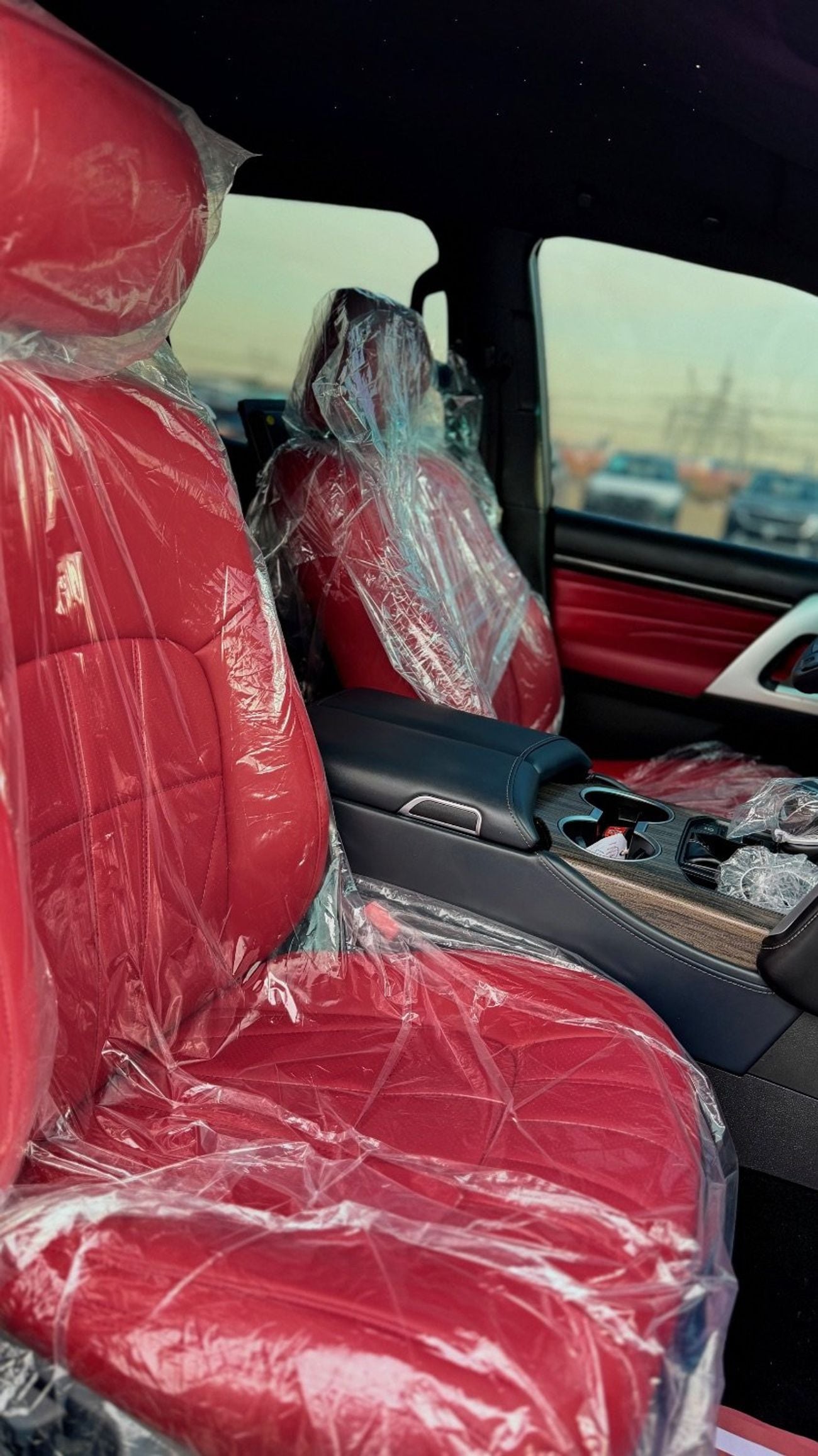 تويوتا لاند كروزر GXR 2019 Model Facelift to LC300 2025 Shape Exterior and Interior Both Car is very Clean and Perfect